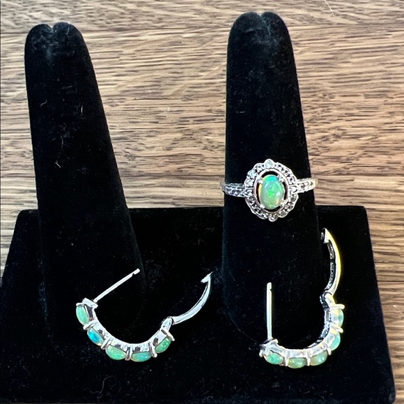 Opal and sliver Jewelry Set - Picture 2 of 7